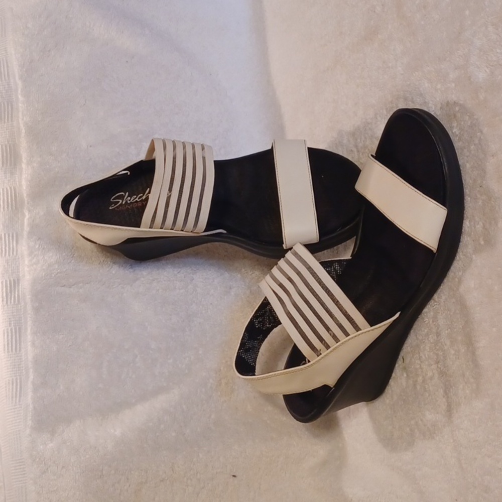 Skechers Women's Cream and Black Wedge Sandals